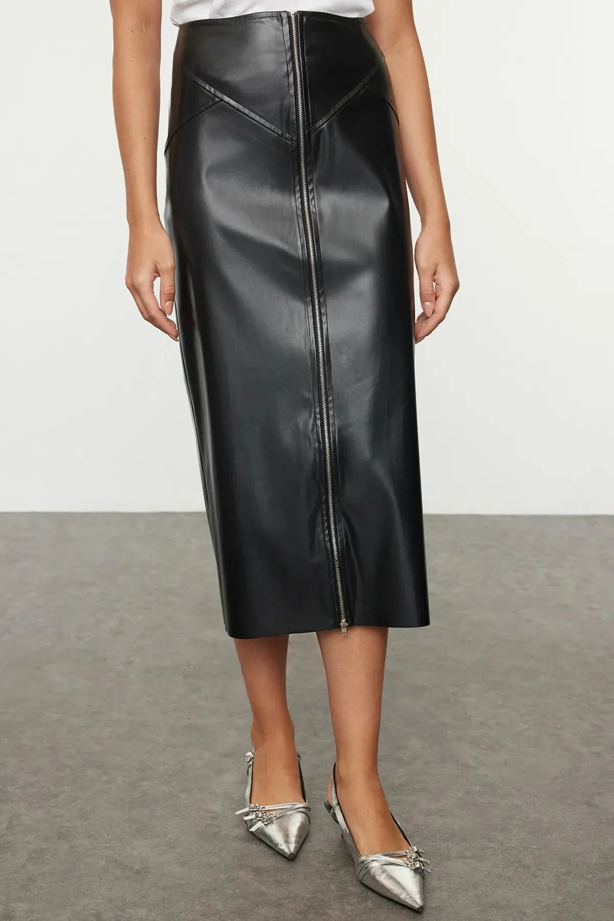 Black Zipper Detailed Midi Faux Leather Skirt